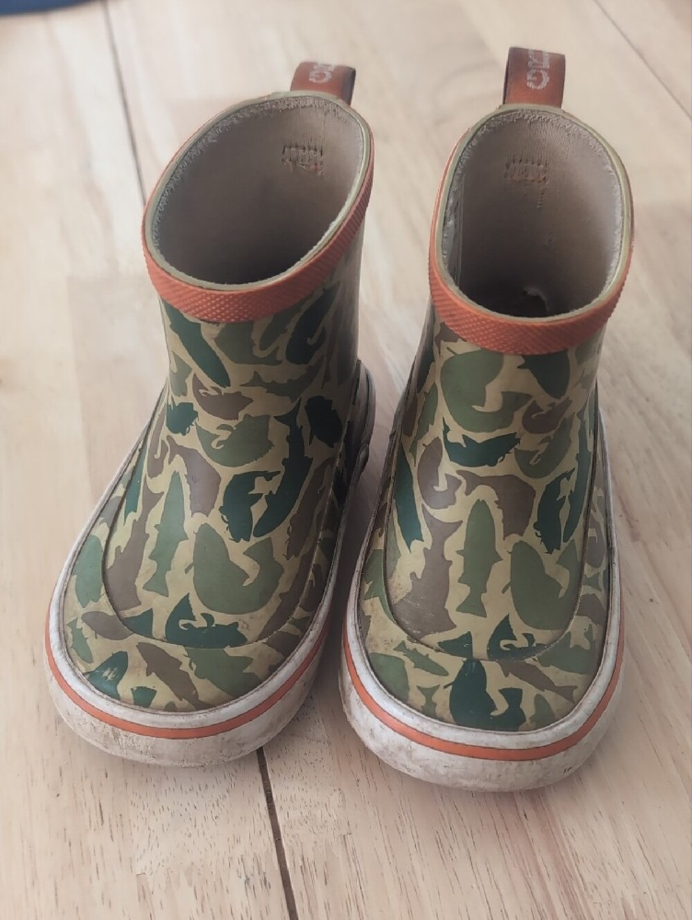Grundéns Kids' Camo Rain & Snow Boots - Green with Orange Trim - Picture 2 of 4